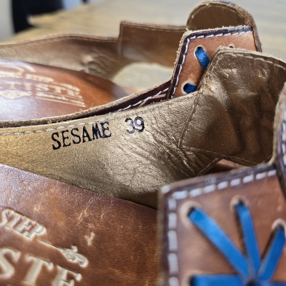 L'Artiste By Spring Step Sesame Wedge Tooled Hand Painted Leather Sandals - Picture 7 of 12